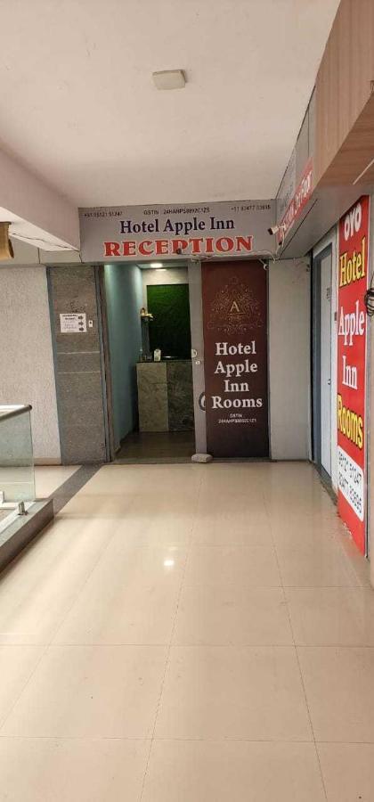 Oyo Hotel Apple Inn Surat Ngoại thất bức ảnh