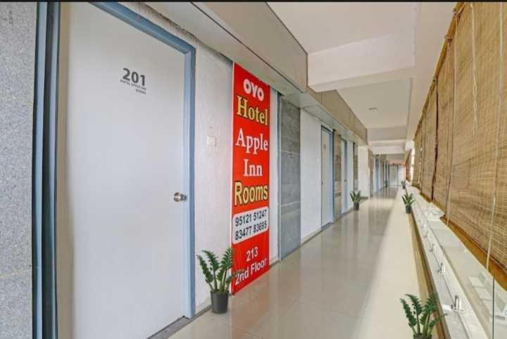 Oyo Hotel Apple Inn Surat Ngoại thất bức ảnh